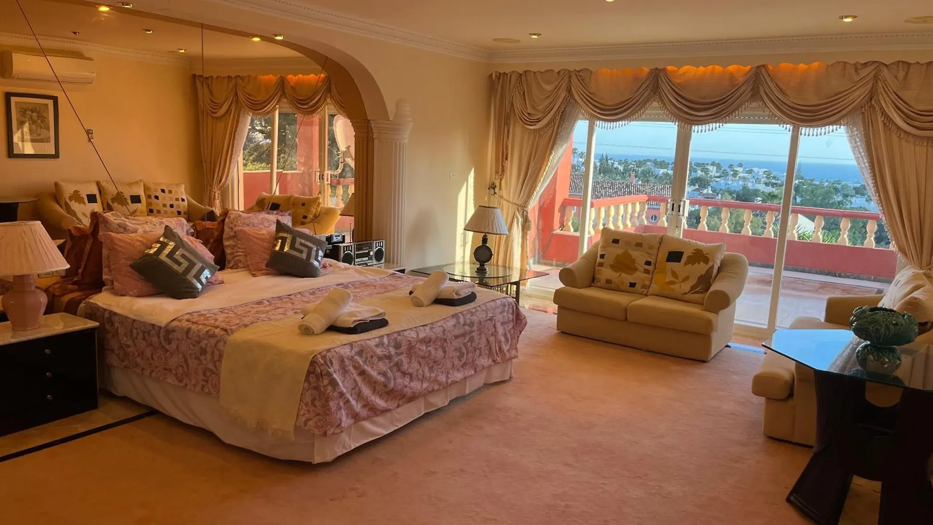 Luxurious Villa 6 Min From Beach With Sea Views Marbella İspanya