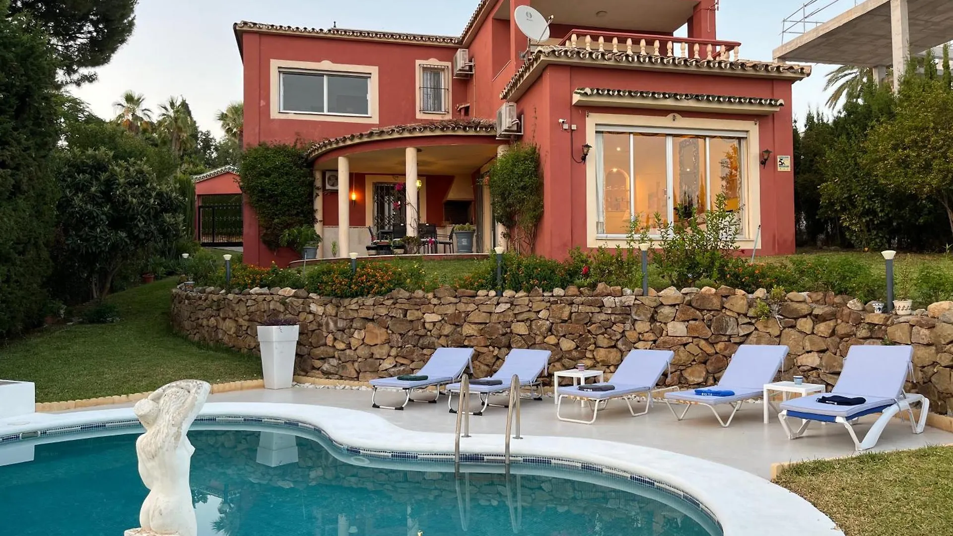 Luxurious Villa 6 Min From Beach With Sea Views Marbella