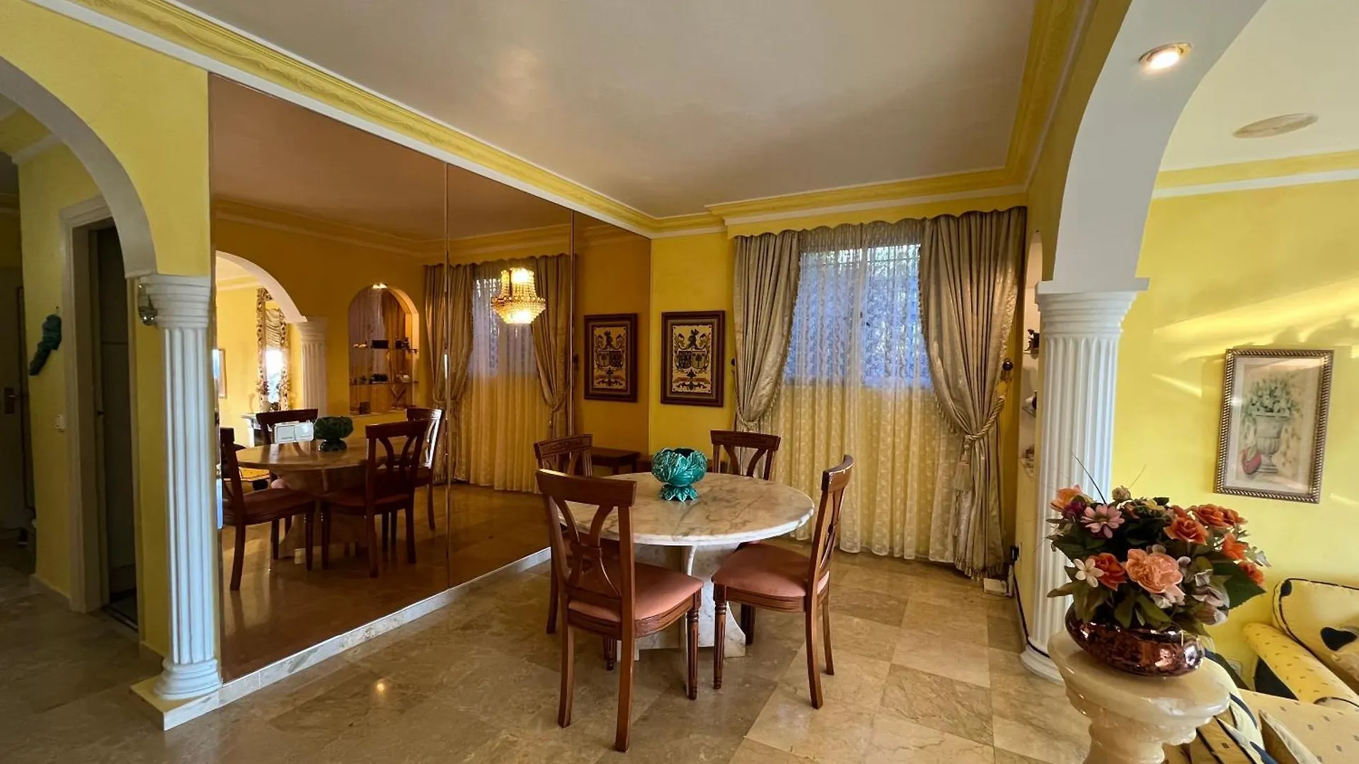 Luxurious Villa 6 Min From Beach With Sea Views Marbella Spanien