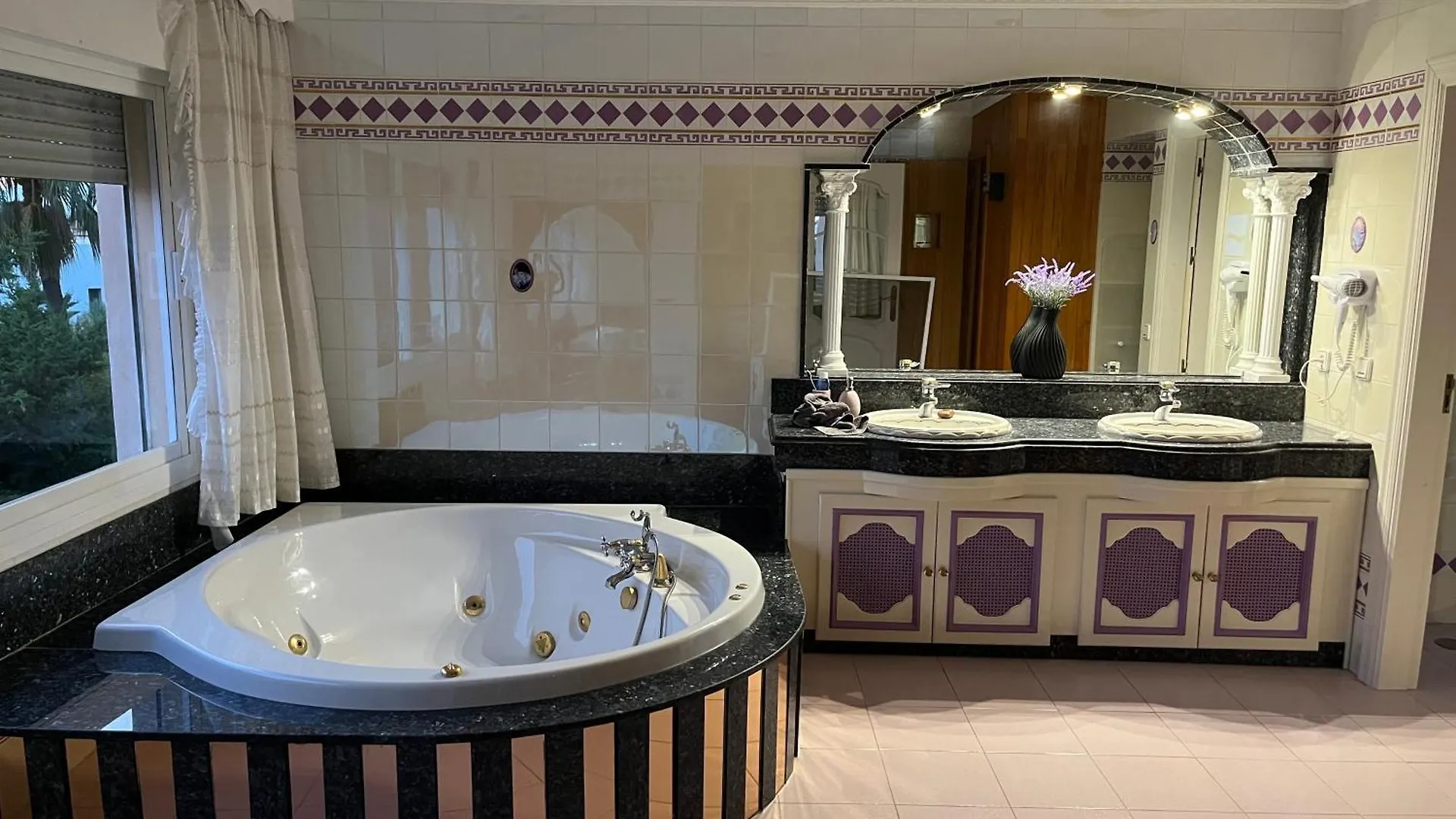 Luxurious Villa 6 Min From Beach With Sea Views Marbella